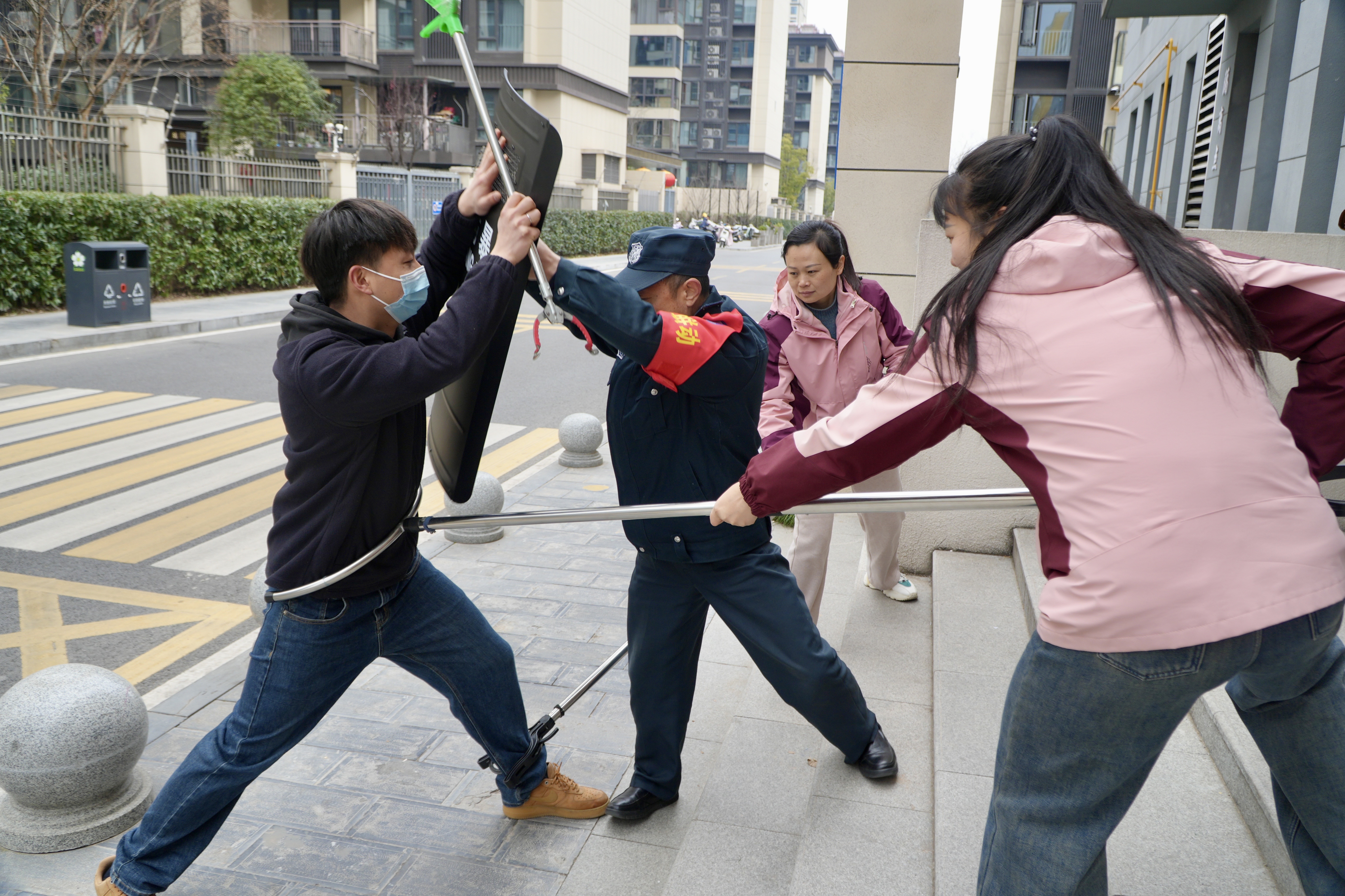 球队主场加强安保措施,防范暴乱事件 球队主场加强安保措施,防范暴乱事件